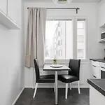 Large And Fully Equipped In Location *
