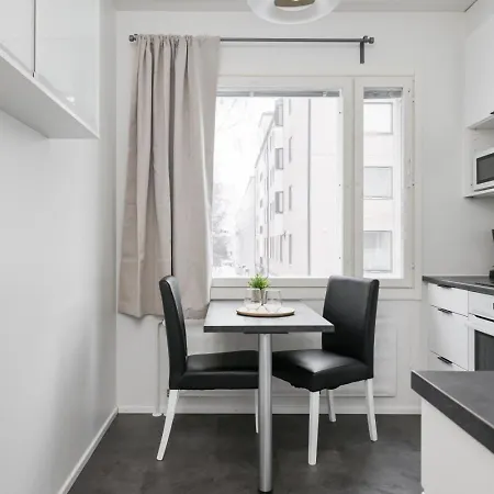 Large And Fully Equipped In Location *