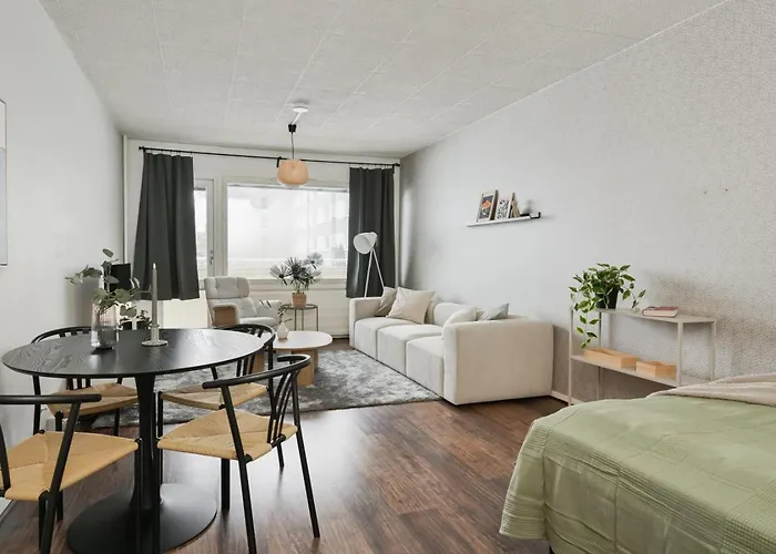 Large And Fully Equipped In Location *